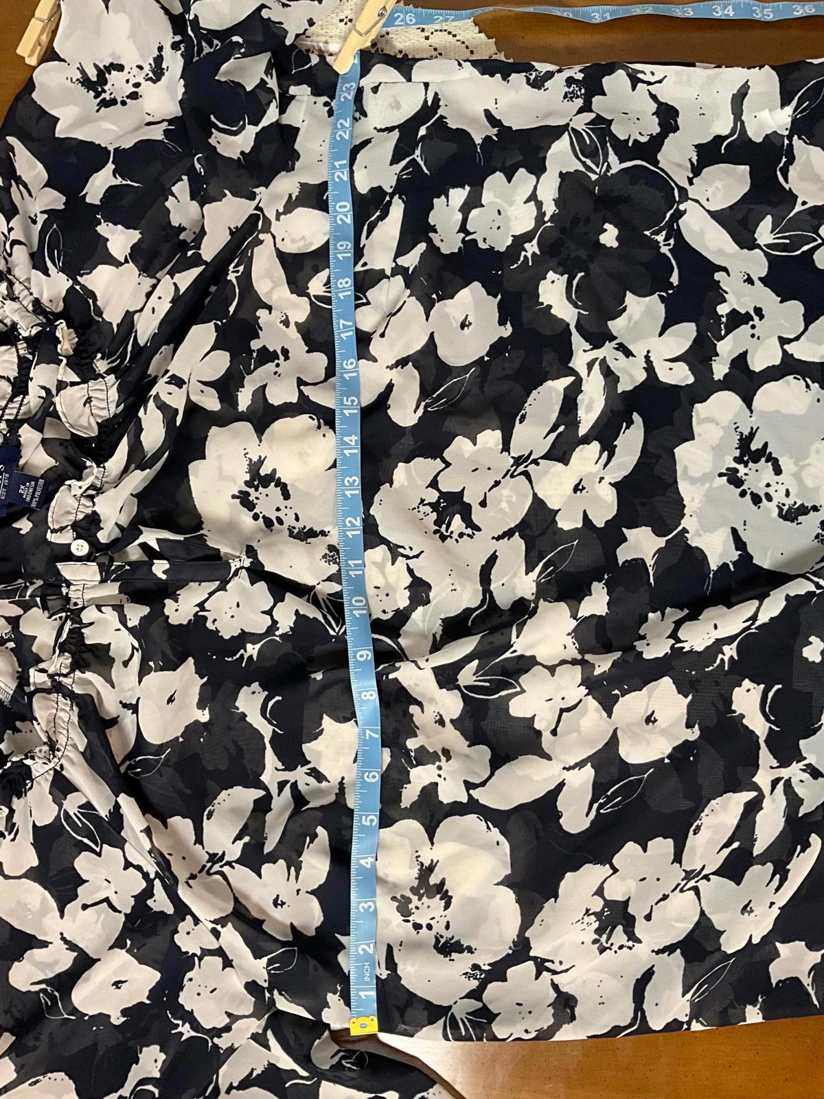 Chap's 2x Navy and White Floral Silky with an Elastic Neckline Blouse