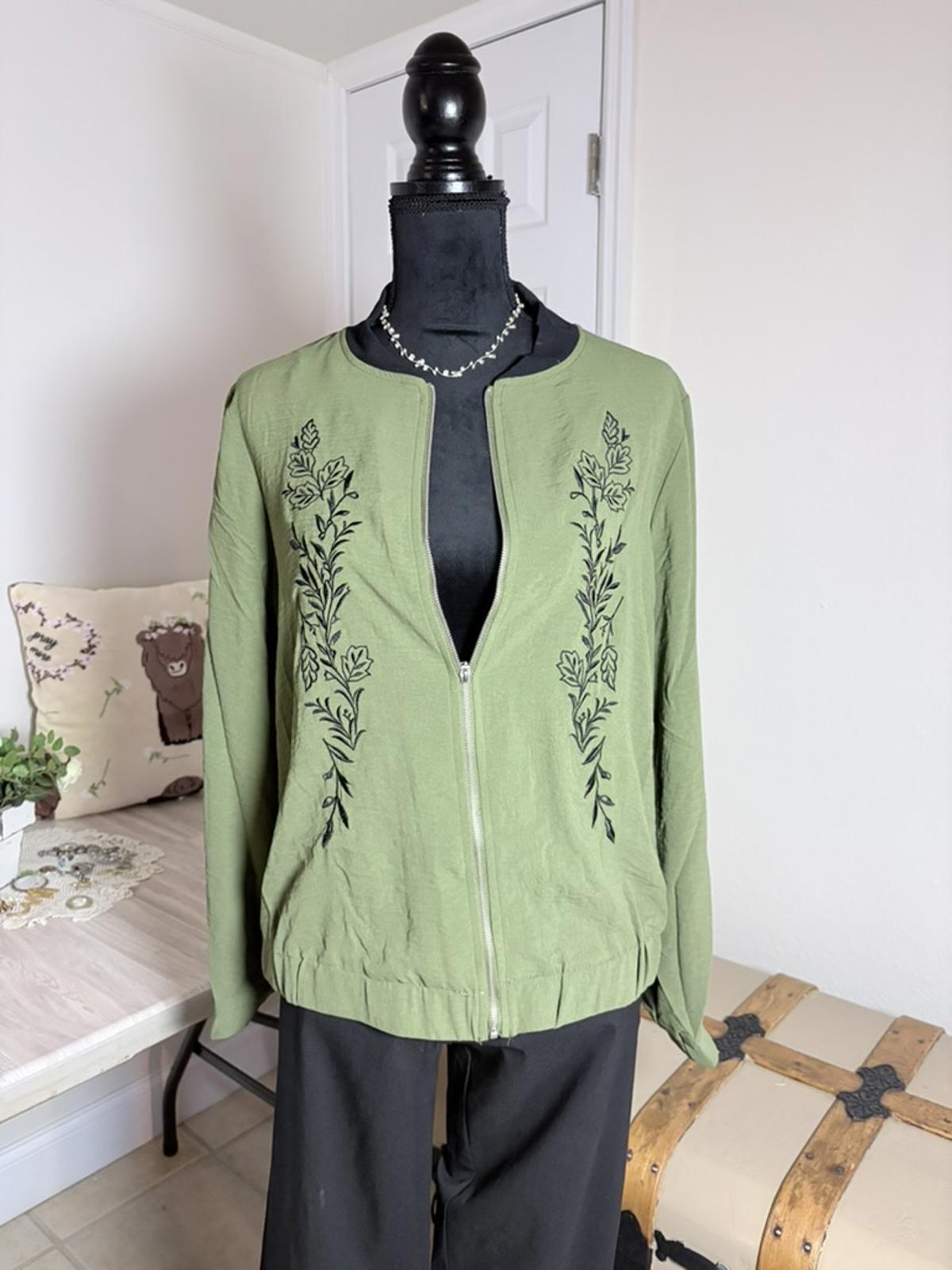 Adrienne Vittadini Olive Green Embroidered Full Zip Bomber Jacket Large L
