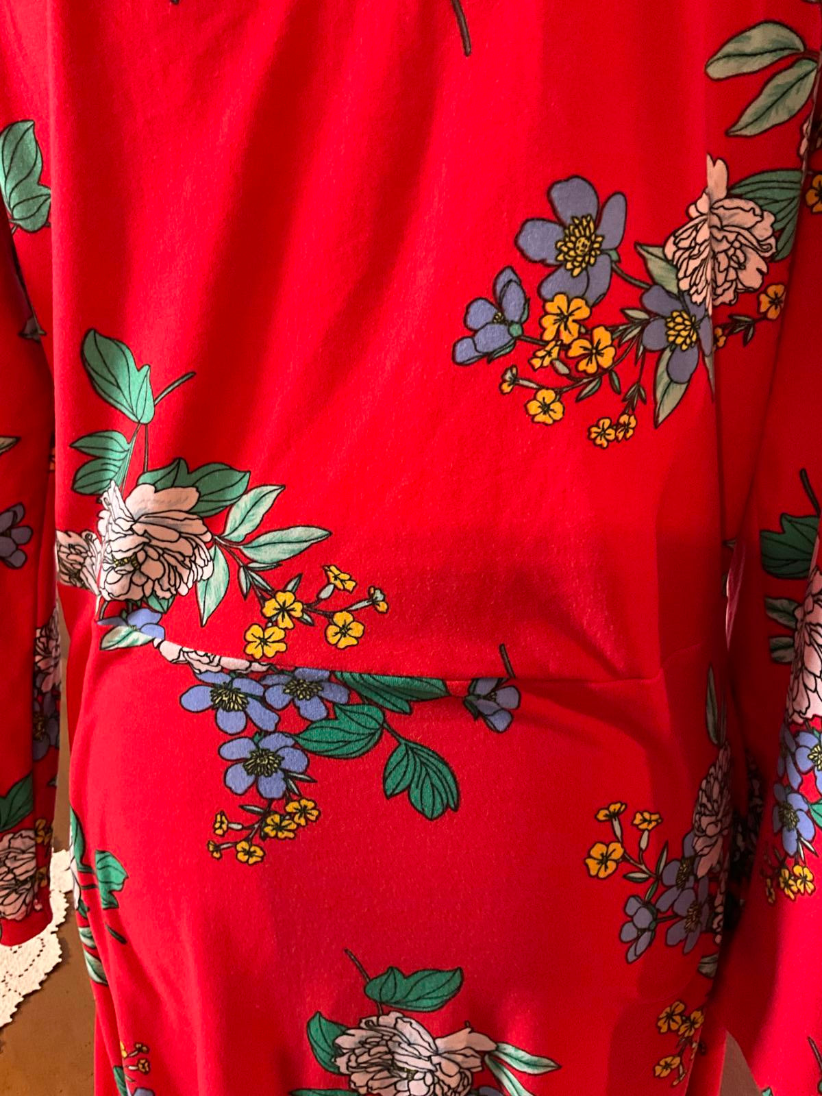 Bobbie Brooks L Red Floral Long Sleeve Lightweight Soft Dress with Ruched Front