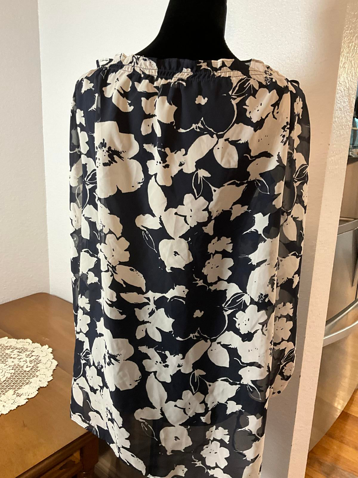 Chap's 2x Navy and White Floral Silky with an Elastic Neckline Blouse