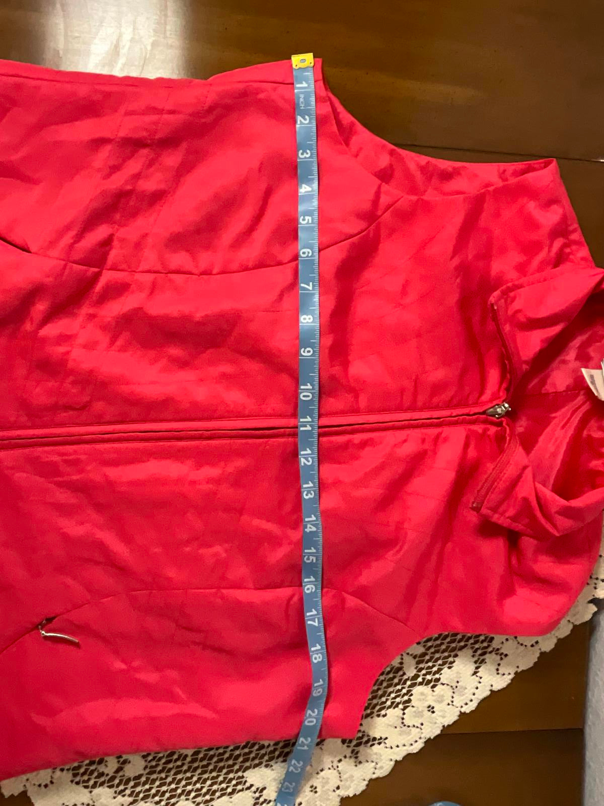 Lightweight Alison Daley S 10 Dark Pink Quilted Sleeveless Vest w Zip Pockets