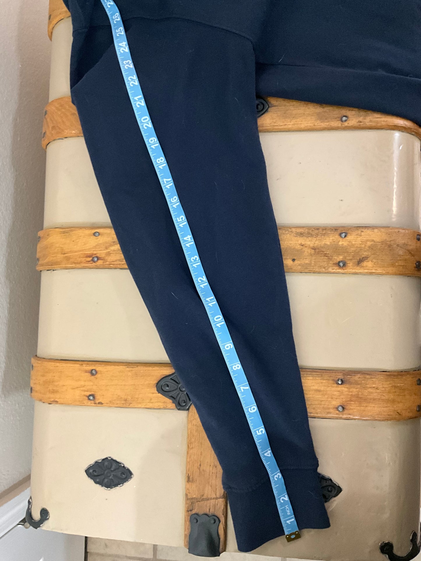 wrigley field hoodie zipped sweatshirt XXL unisex from licensed store at wrigley field worn once