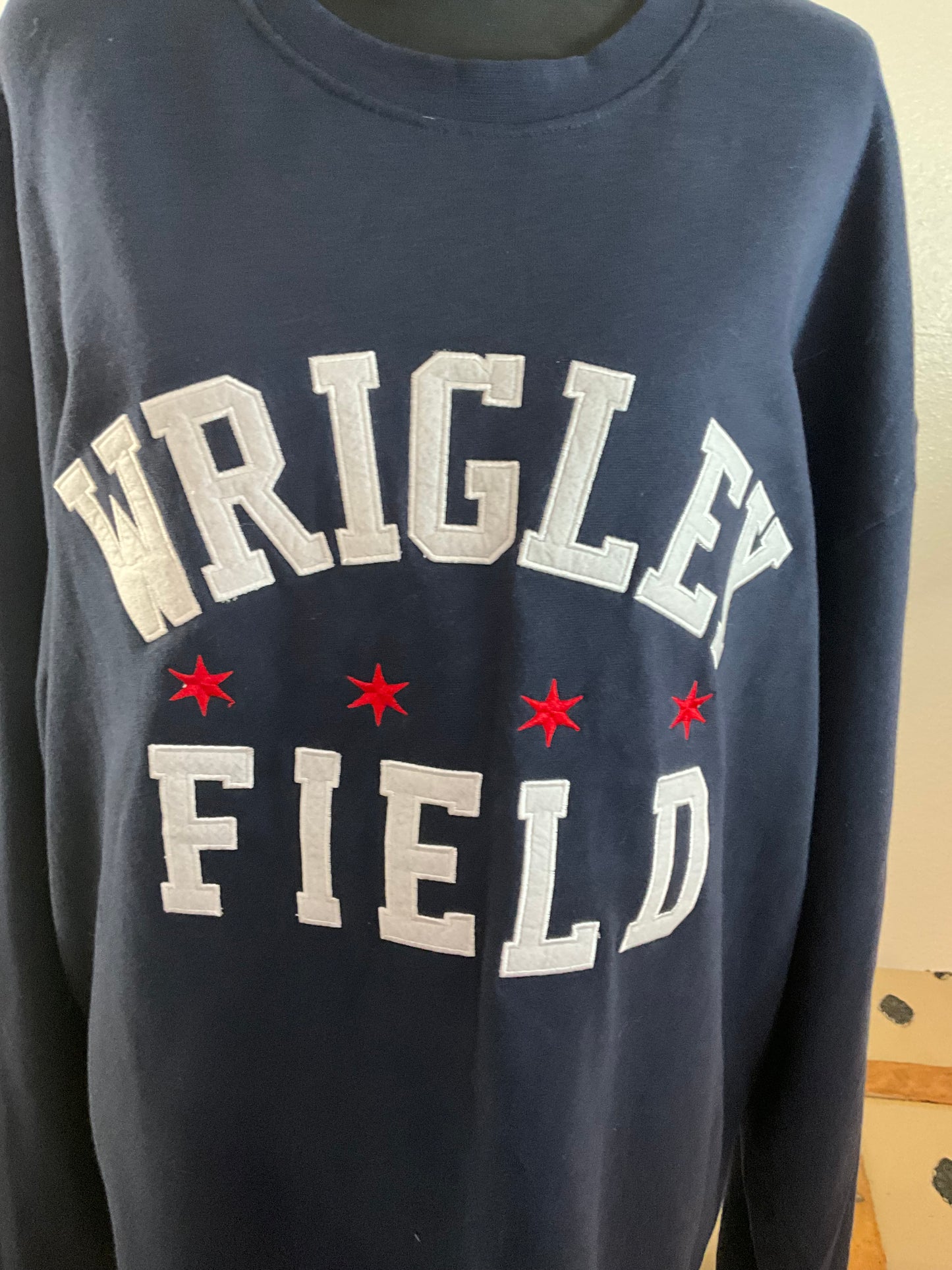NWT wrigley field pullover XL sweatshirt bought licensed store at wrigley field unisex