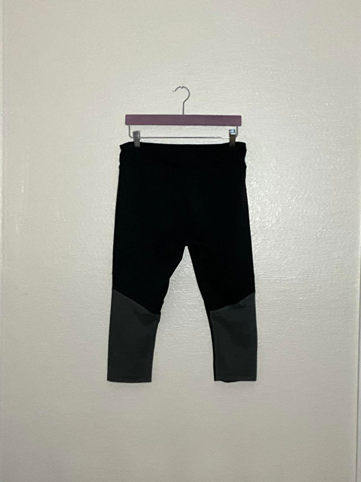 Under Armour Black Medium Compression Leggings Cropped For Athletic Gym Workout