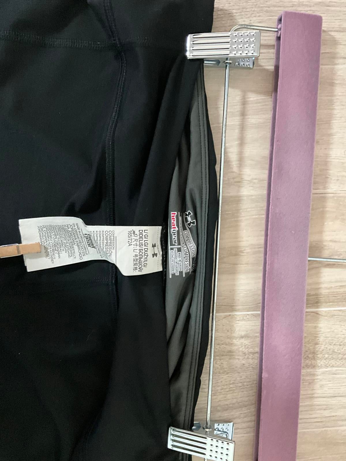 Under Armour Black Medium Compression Leggings Cropped For Athletic Gym Workout