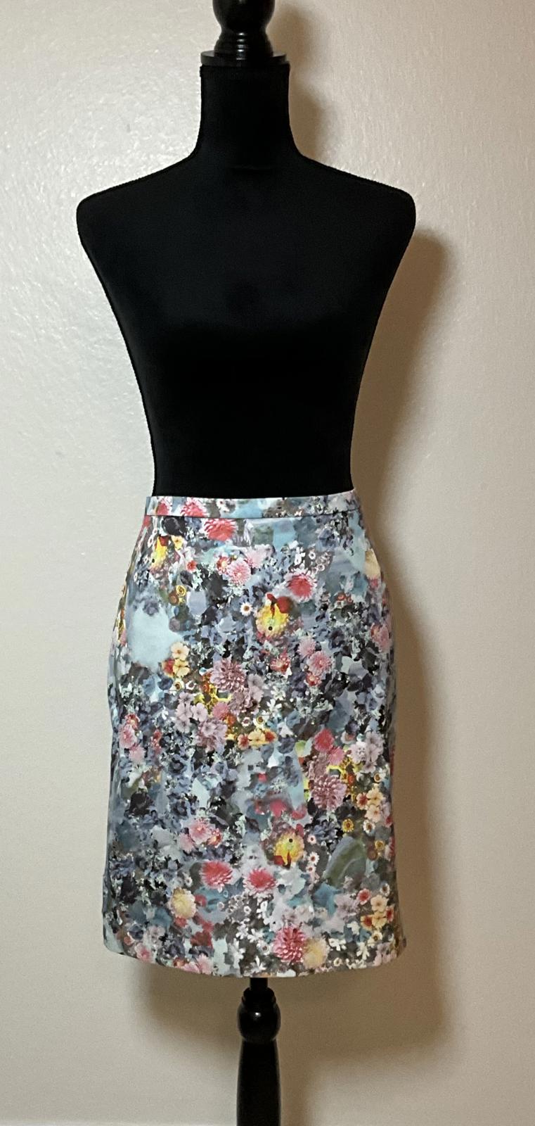 HM Multicolor Floral Skirt Silky Lined Knee Length Size 12 Back Zipper