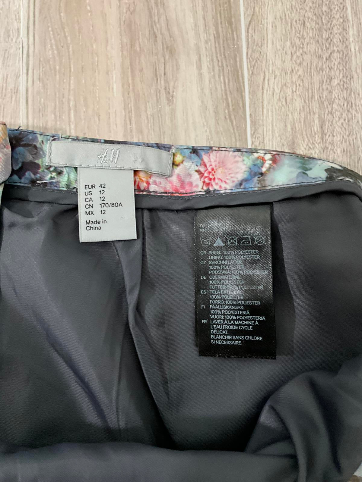 HM Multicolor Floral Skirt Silky Lined Knee Length Size 12 Back Zipper